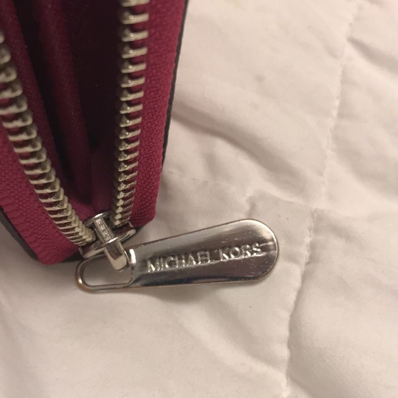 Michael Kors large wallet - Picture 4 of 8